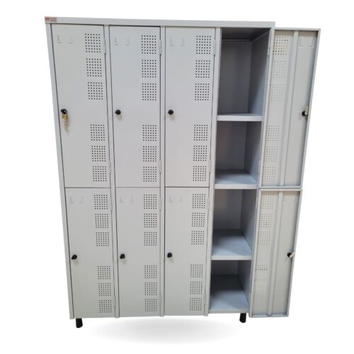 Um armário de vestiário com 8 portas é uma excelente solução para organizar e guardar pertences pessoais em diversos ambientes, como academias, empresas, escolas e clubes esportivos. Esses armários são projetados para proporcionar segurança, privacidade e praticidade aos usuários, garantindo que cada compartimento tenha espaço suficiente para armazenar roupas, sapatos, mochilas e outros itens pessoais. Benefícios de um Armário de Vestiário com 8 Portas Organização: Com oito compartimentos distintos, cada usuário pode ter seu próprio espaço dedicado, evitando a mistura de pertences e ajudando a manter o ambiente mais organizado. Segurança: A maioria dos armários vem com sistemas de tranca individuais, como cadeados ou fechaduras, oferecendo segurança adicional para os itens armazenados. Durabilidade: Esses armários são geralmente feitos de materiais resistentes, como aço ou madeira reforçada, garantindo uma longa vida útil mesmo em ambientes de uso intenso. Versatilidade: Podem ser usados em uma variedade de locais, desde ambientes corporativos até espaços recreativos, atendendo diferentes necessidades de armazenamento. Facilidade de Limpeza: Os materiais utilizados na fabricação desses armários facilitam a manutenção e a limpeza, o que é essencial em ambientes com alta rotatividade de pessoas. Dicas para Escolher o Armário Ideal Verifique o Material: Opte por materiais de alta qualidade e resistentes à corrosão, especialmente se o armário for utilizado em locais úmidos ou com alta circulação de pessoas. Considere o Espaço Disponível: Meça o espaço onde o armário será colocado para garantir que ele se encaixe perfeitamente sem obstruir a passagem. Avalie o Sistema de Tranca: Escolha armários com sistemas de tranca confiáveis e fáceis de usar para garantir a segurança dos pertences. Personalização: Alguns fornecedores oferecem opções de personalização, como cores e tamanhos, permitindo que o armário se adapte melhor à decoração e às necessidades do ambiente. Investir em um armário para vestiário com 8 portas é uma escolha inteligente para qualquer espaço que necessite de soluções de armazenamento práticas e seguras. Com as dicas certas, você pode encontrar o modelo ideal que atenderá todas as suas expectativas e necessidades.