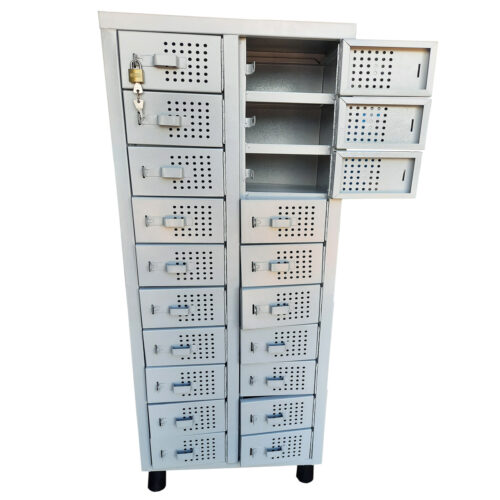 O Armário Porta Objeto 20 Portas para cadeado é ideal para garantir segurança e organização no seu ambiente de trabalho. Fabricado com materiais de alta qualidade pela Schier Móveis, ele é perfeito para armazenar celulares, carteiras, documentos e objetos pessoais com praticidade e proteção.